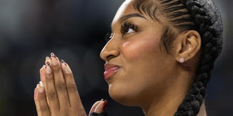 Sky forward Angel Reese on WNBA salary: ‘I don’t even think that pays one of my bills’ Sky forward Angel Reese on WNBA salary: ‘I don’t even think that pays one of my bills’