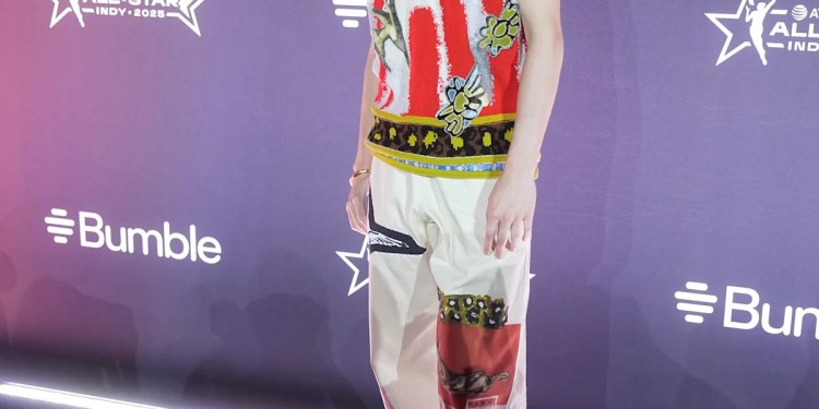 WNBA All-Stars dazzle fans with stunning fashion on the Orange Carpet WNBA All-Stars dazzle fans with stunning fashion on the Orange Carpet