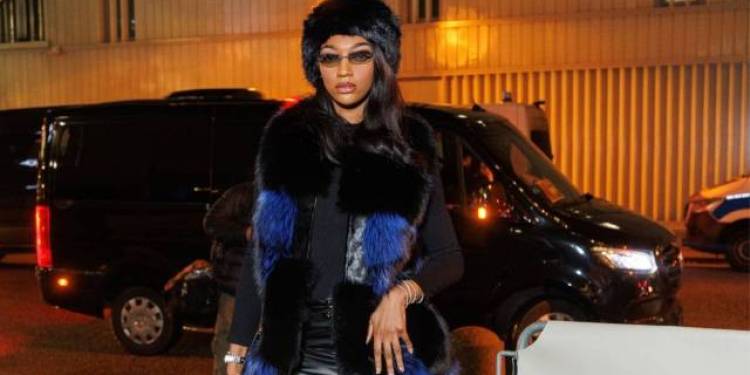 Angel Reese’s Dress Boasts an Unbelievably High Slit Ahead of WNBA Season Angel Reese’s Dress Boasts an Unbelievably High Slit Ahead of WNBA Season