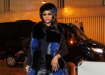 Angel Reese’s Dress Boasts an Unbelievably High Slit Ahead of WNBA Season Angel Reese’s Dress Boasts an Unbelievably High Slit Ahead of WNBA Season