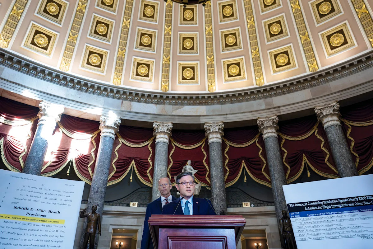 Do federal employees receives a commission throughout the federal government shutdown Do federal employees receives a commission throughout the federal government shutdown