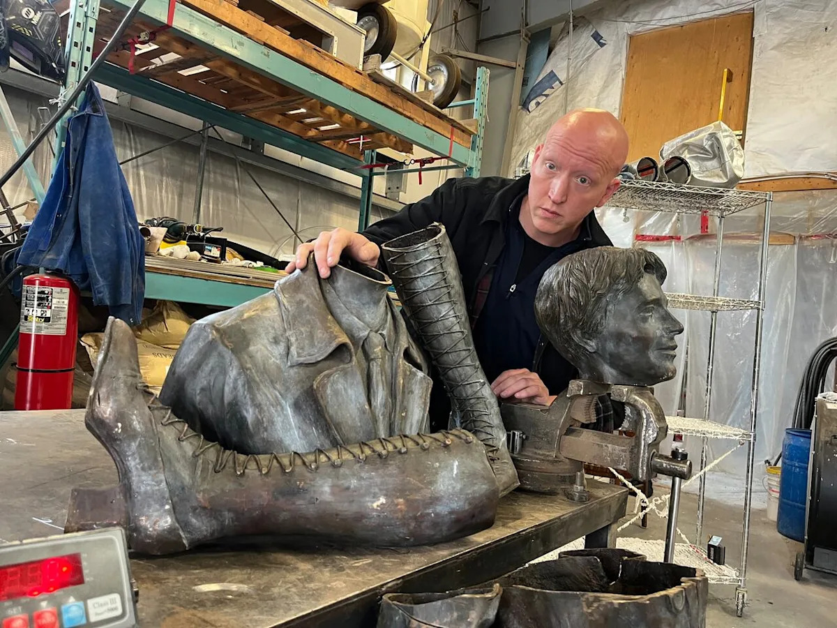 Sculptor says Amelia Earhart statue shall be restored to its former glory, stronger than ever Sculptor says Amelia Earhart statue shall be restored to its former glory, stronger than ever