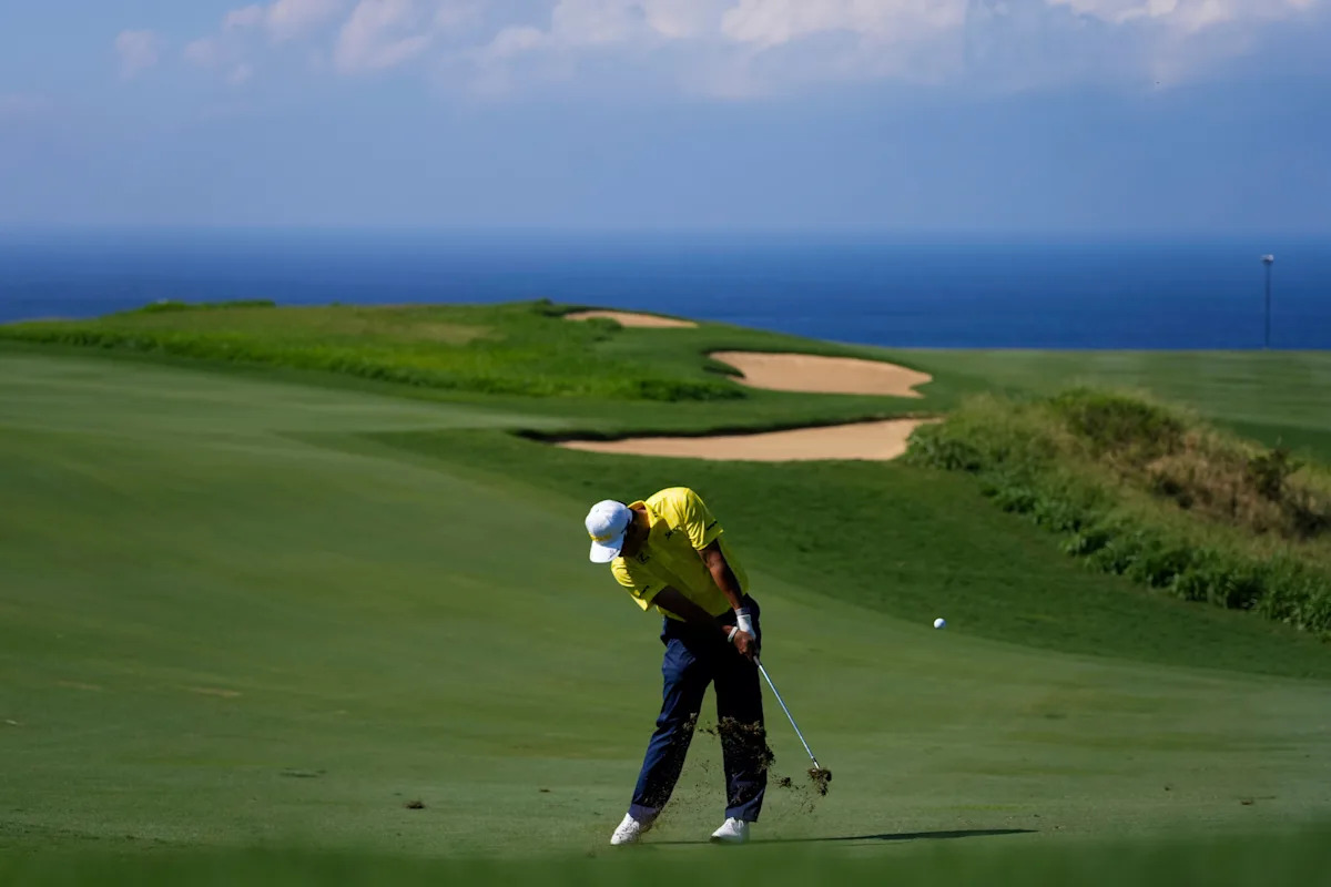 Hassle in paradise: Kapalua to shut ‘dying’ PGA Tour course for two months amid Maui water dispute Hassle in paradise: Kapalua to shut ‘dying’ PGA Tour course for two months amid Maui water dispute