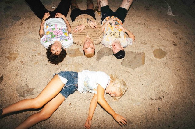 Amyl and The Sniffers Frontwoman Sues Photographer Amyl and The Sniffers Frontwoman Sues Photographer