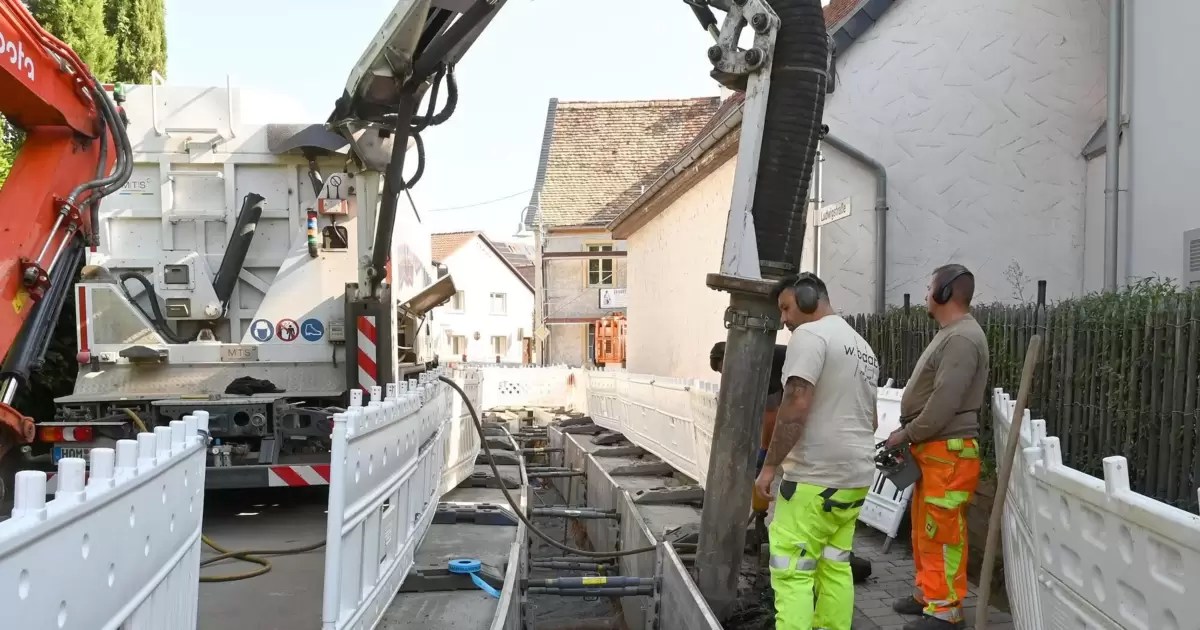 Gönnheim Bauarbeiten in Ludwigstraße is finished – jetzt es es in Bismarck- und Bahnhofstraße weiter Gönnheim Bauarbeiten in Ludwigstraße is finished – jetzt es es in Bismarck- und Bahnhofstraße weiter