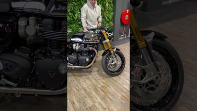 We keep polishing this Triumph Thruxton Chrome edition We keep polishing this Triumph Thruxton Chrome edition