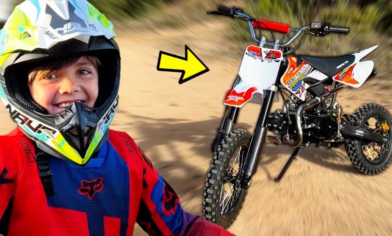 I GAVE A MOTORCYCLE TO MY LITTLE BROTHER!! I GAVE A MOTORCYCLE TO MY LITTLE BROTHER!!