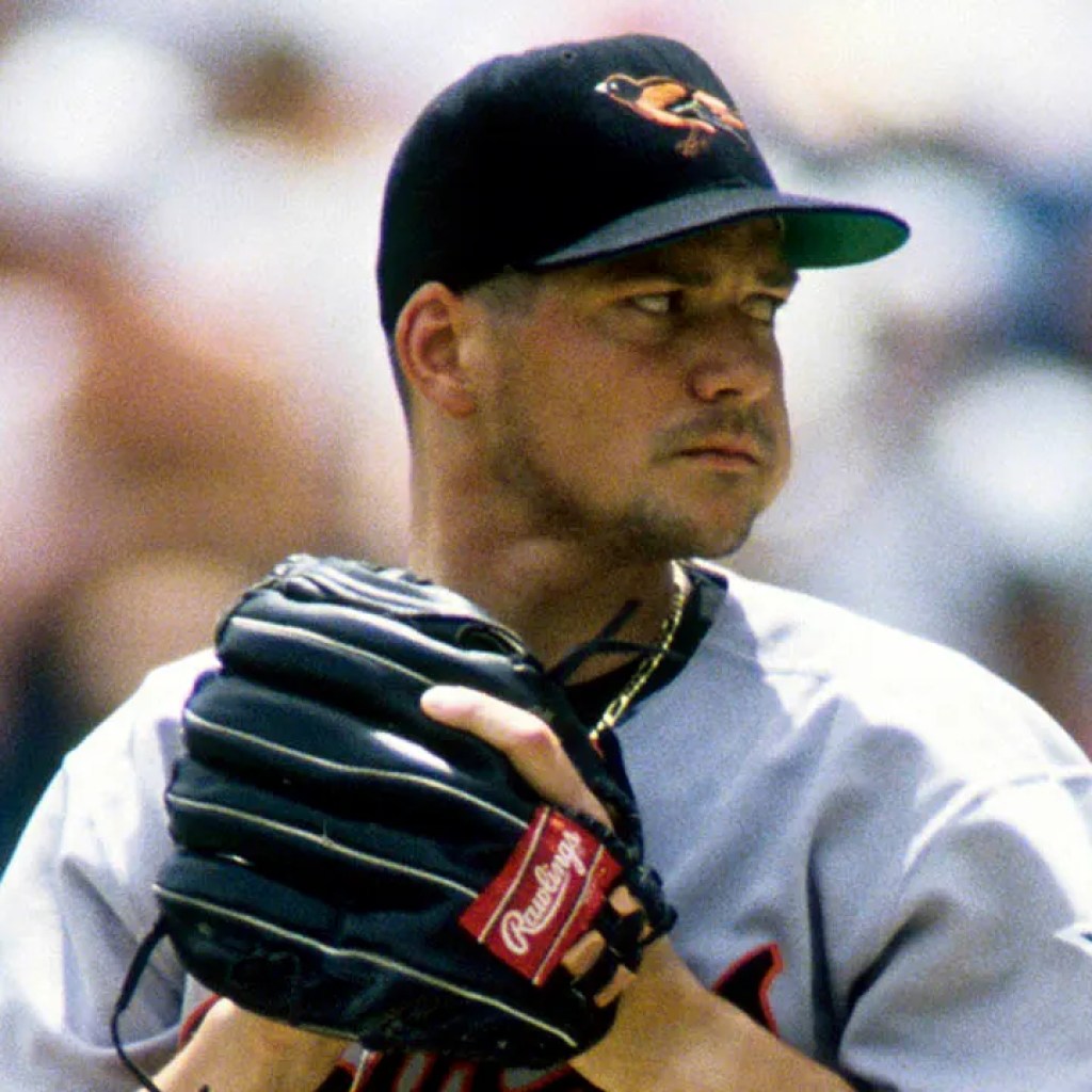 Ex-MLB pitcher details terrifying 25-foot fall Ex-MLB pitcher details terrifying 25-foot fall