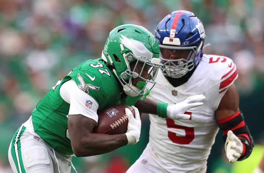 Giants’ Kayvon Thibodeaux upset over non-fumble call vs Eagles Giants’ Kayvon Thibodeaux upset over non-fumble call vs Eagles