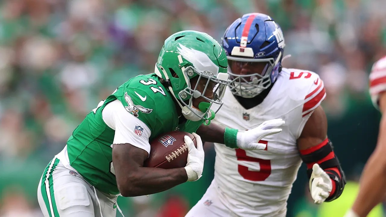 Giants’ Kayvon Thibodeaux upset over non-fumble call vs Eagles Giants’ Kayvon Thibodeaux upset over non-fumble call vs Eagles
