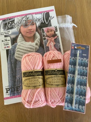 C1008 Shawl Molly C1008 Shawl Molly