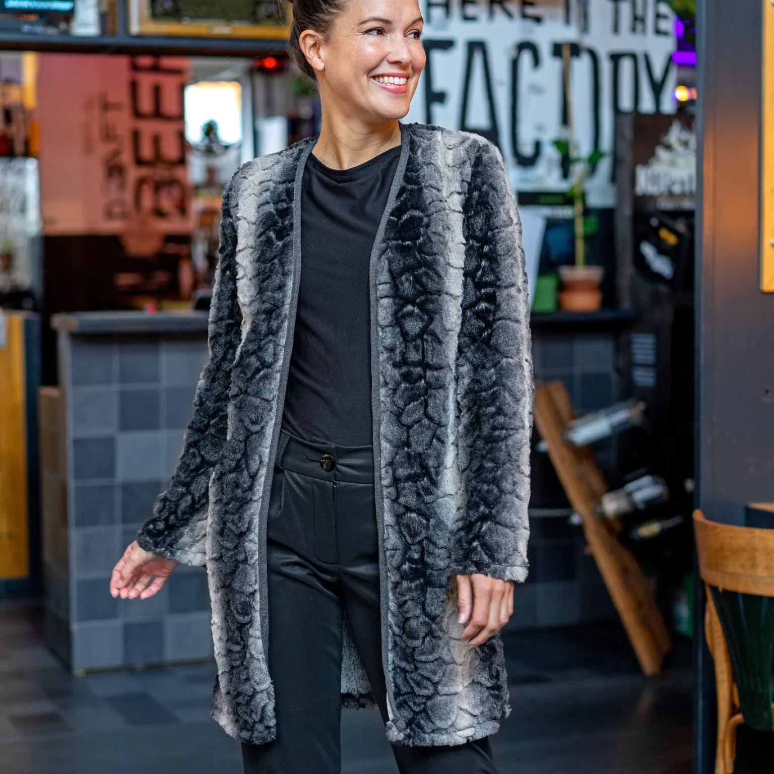 S1259 Cardigan Oakley S1259 Cardigan Oakley