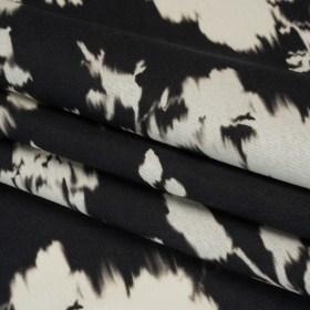 Linen and Rayon Woven – Black and Off White Ikat-Like Floral Silhouettes – Mood Exclusive Dahlia Daydreams Print Linen and Rayon Woven – Black and Off White Ikat-Like Floral Silhouettes – Mood Exclusive Dahlia Daydreams Print