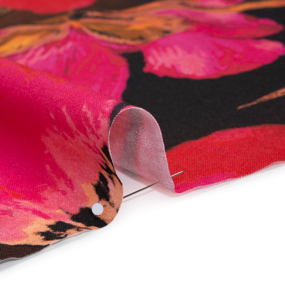 Linen and Rayon Woven – Magenta, Scarlet and Brown Big Painterly Flowers – Mood Exclusive Poppy Panorama Print Linen and Rayon Woven – Magenta, Scarlet and Brown Big Painterly Flowers – Mood Exclusive Poppy Panorama Print