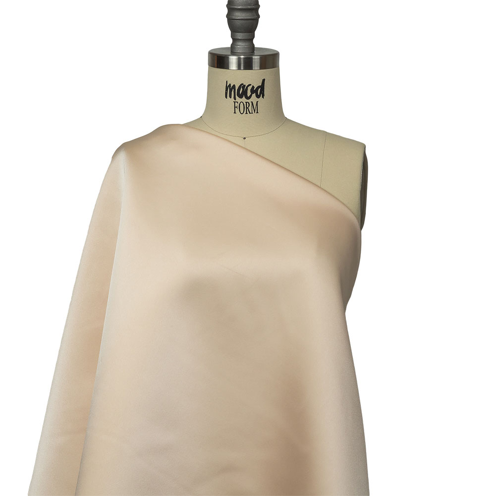 Carolina Herrera Italian Cream Peach Polyester Duchesse Satin Carolina Herrera Italian Cream Peach Polyester Duchesse Satin