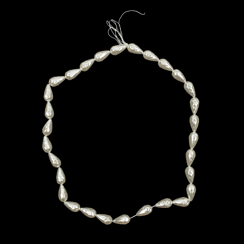 Vintage Faux Pearl Teardrop Beads Strand – 1″ x 0.5″ Vintage Faux Pearl Teardrop Beads Strand – 1″ x 0.5″