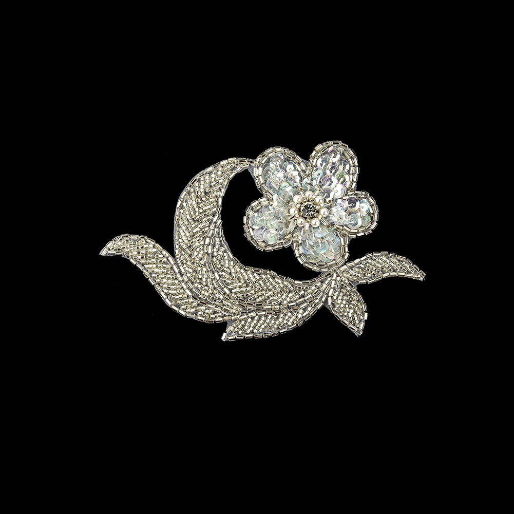 Vintage White Iris Sequins and Silver-lined Beaded Floral Applique with Rhinestone Core – 3.25″ x 5″ Vintage White Iris Sequins and Silver-lined Beaded Floral Applique with Rhinestone Core – 3.25″ x 5″