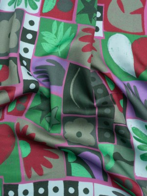 Sustainable and Recycled Viscose Satin Print – Green, Red and Gray Simple Symbols Patchwork – Mood Exclusive Come Together Sustainable and Recycled Viscose Satin Print – Green, Red and Gray Simple Symbols Patchwork – Mood Exclusive Come Together