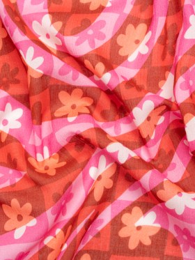 Crinkled Cotton Gauzy Woven Print – Red and Pink Flowers and Swirls on Checks – Mood Exclusive Gardener’s Game Crinkled Cotton Gauzy Woven Print – Red and Pink Flowers and Swirls on Checks – Mood Exclusive Gardener’s Game