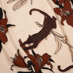 Polyester Satin-Faced Seersucker – Beige and Russet Leopards and Flowers – Made in Italy Polyester Satin-Faced Seersucker – Beige and Russet Leopards and Flowers – Made in Italy
