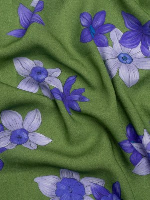 Viscose Crepe Print – Kelly Green and Indigo Floral – Mood Exclusive Baby Bunches Viscose Crepe Print – Kelly Green and Indigo Floral – Mood Exclusive Baby Bunches