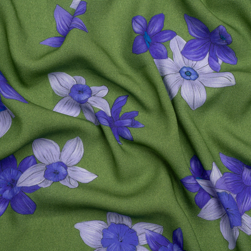 Viscose Crepe Print – Kelly Green and Indigo Floral – Mood Exclusive Baby Bunches Viscose Crepe Print – Kelly Green and Indigo Floral – Mood Exclusive Baby Bunches