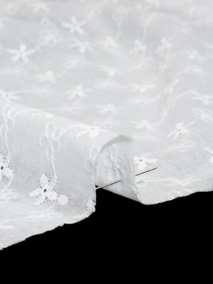 Embroidered Eyelet Cotton Voile – White Daisy Chains – Naomi Collection Embroidered Eyelet Cotton Voile – White Daisy Chains – Naomi Collection