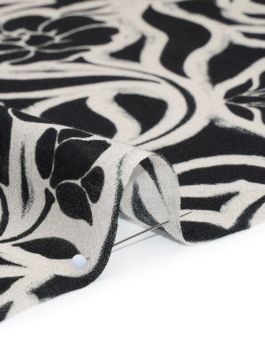 Cotton Crepe – Black and Cream Outlined Flowers – Mood Exclusive Pressed Petals Print Cotton Crepe – Black and Cream Outlined Flowers – Mood Exclusive Pressed Petals Print
