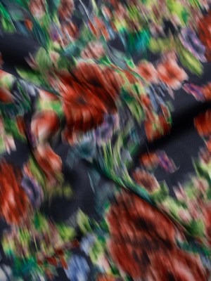 Polyester Mikado – Red, Green and Navy Floral Diagonal Striations – Mood Exclusive Flickering Field Print Polyester Mikado – Red, Green and Navy Floral Diagonal Striations – Mood Exclusive Flickering Field Print