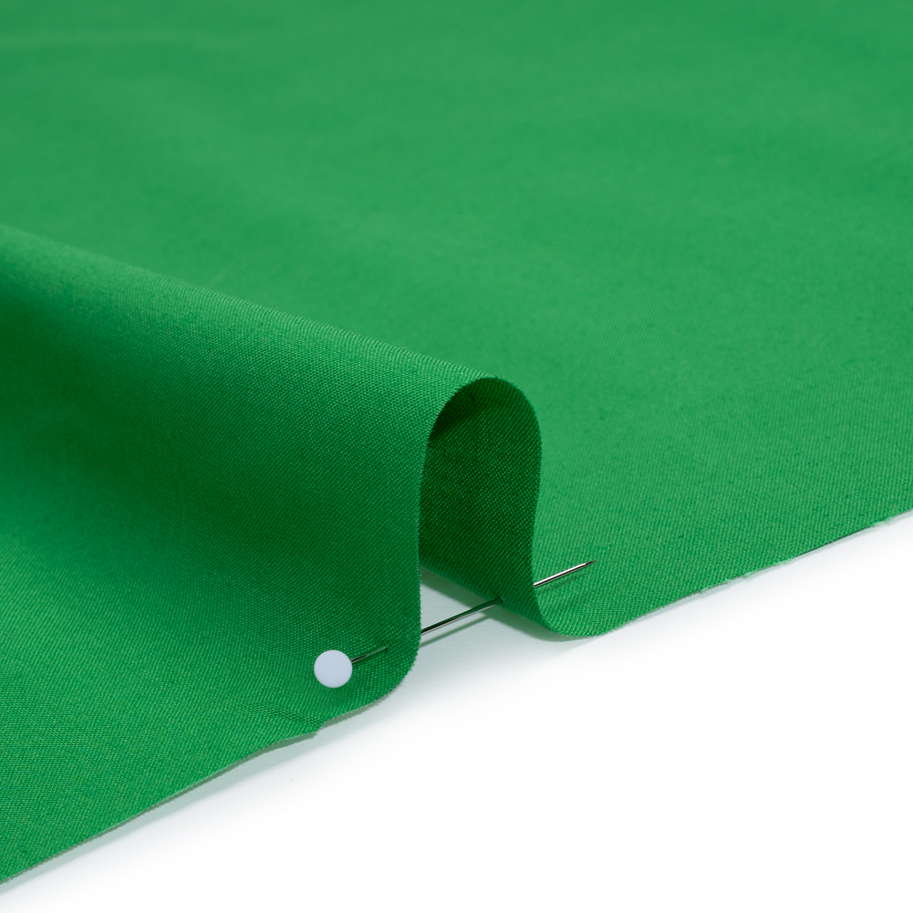 Sew Classic Solid Quilting Cotton Fabrics - Kelly Green