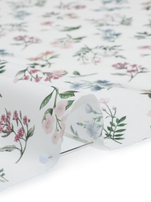 Liberty Fabrics Tana Lawn® – Annie Light Pink – Pink, White and Green Scattered Wildflowers Liberty Fabrics Tana Lawn® – Annie Light Pink – Pink, White and Green Scattered Wildflowers