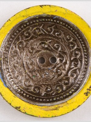 Yellow and Silver Foiled 2-Hole Coconut Button – 74L/47mm Yellow and Silver Foiled 2-Hole Coconut Button – 74L/47mm