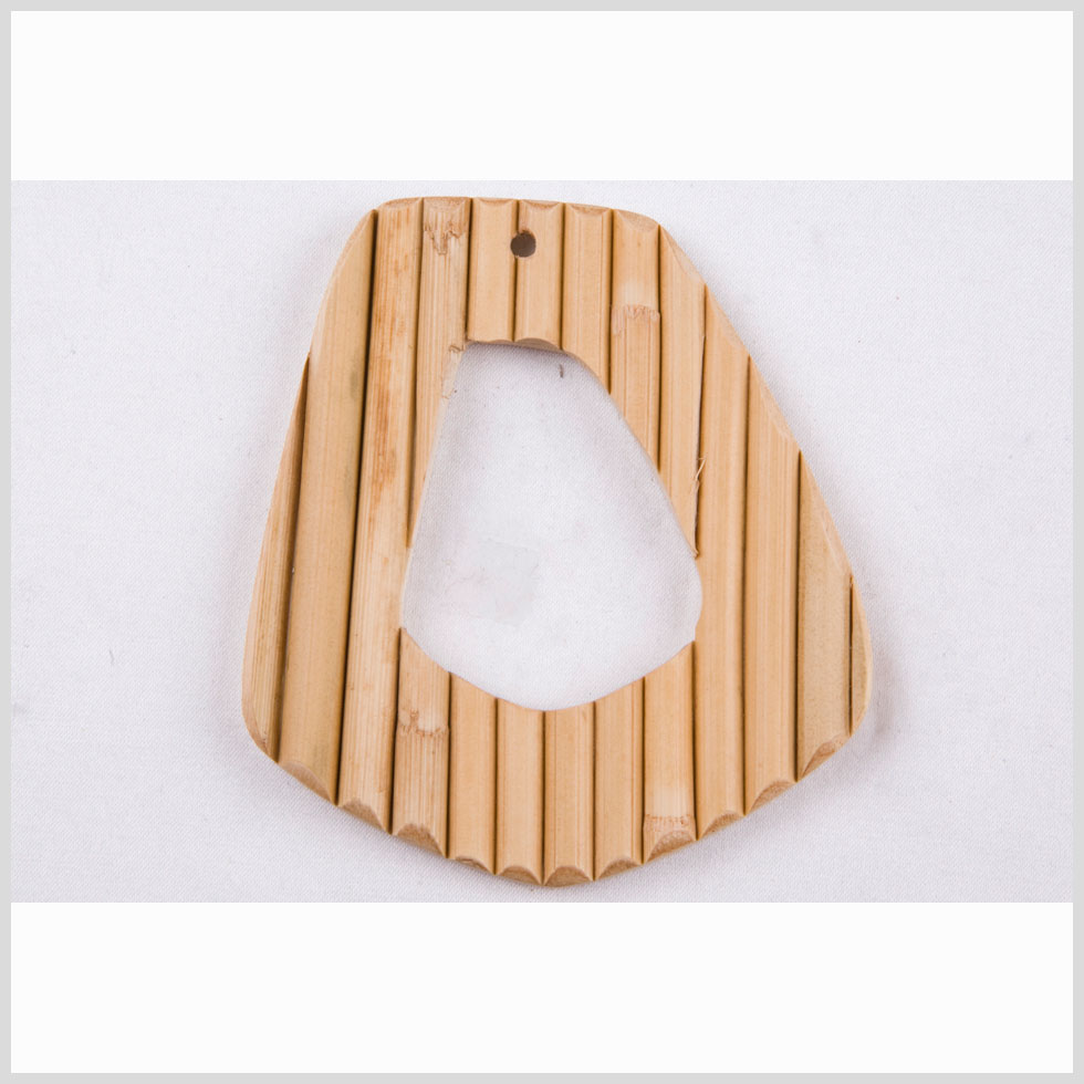 68mm x 78mm x 79mm Natural Wood Pendant 68mm x 78mm x 79mm Natural Wood Pendant