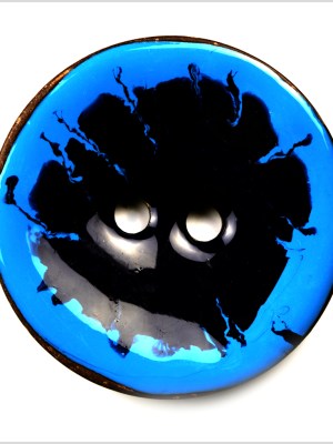 Blue 2-Hole Coconut Button – 40L/25.5mm Blue 2-Hole Coconut Button – 40L/25.5mm