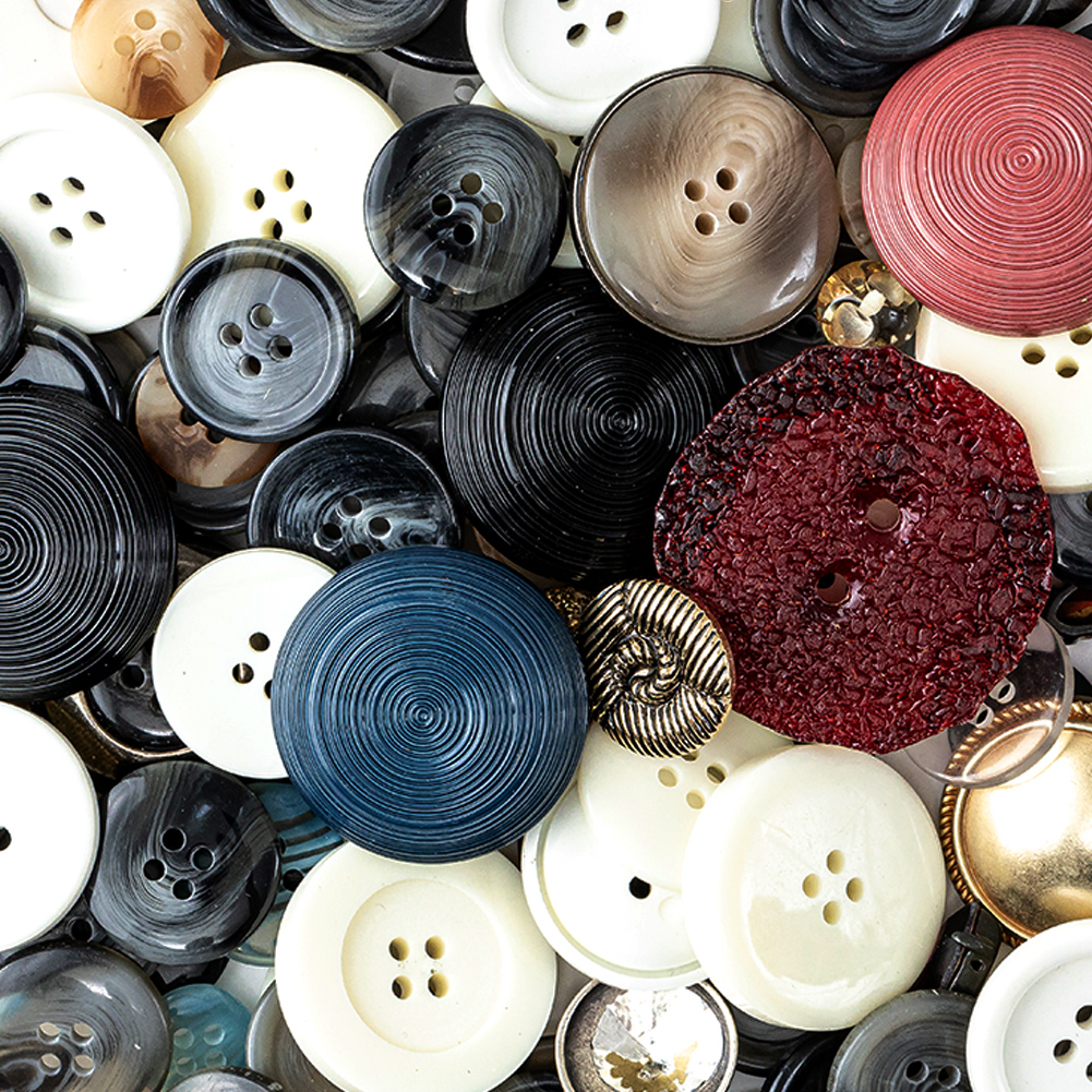 Small Bag o’ Buttons Small Bag o’ Buttons