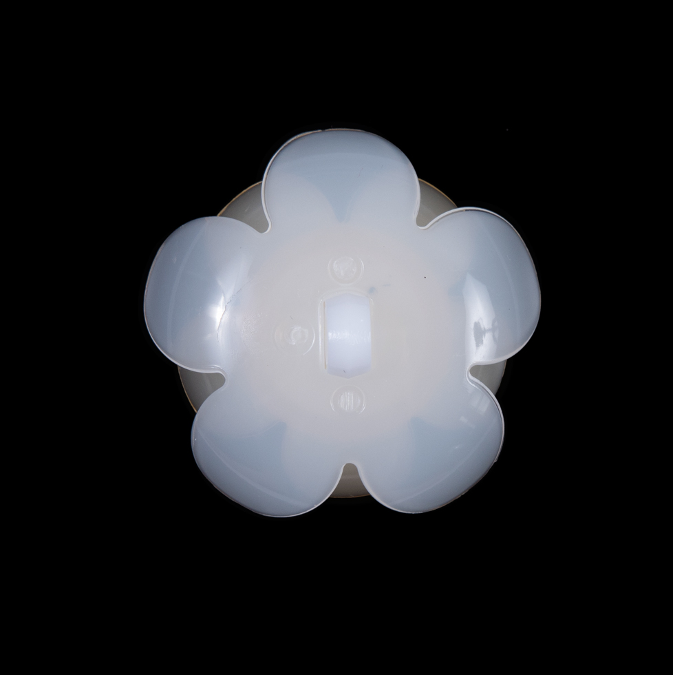 Italian Ivory Floral Shank-Back Button – 40L/25.5mm Italian Ivory Floral Shank-Back Button – 40L/25.5mm