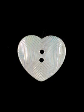 Italian Iridescent Heart-Shaped Shell Button – 32L/20mm Italian Iridescent Heart-Shaped Shell Button – 32L/20mm