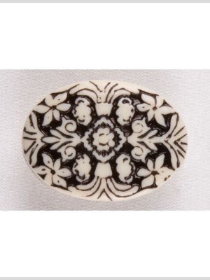 White Black Plastic Button – 36L/23mm White Black Plastic Button – 36L/23mm