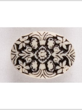 Oval-Shaped Plastic Shank Back Button – 44L/28mm – Black and White Floral Engraving Oval-Shaped Plastic Shank Back Button – 44L/28mm – Black and White Floral Engraving