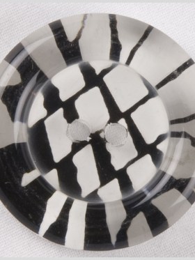 Clear Black Plastic Button – 36L/23mm Clear Black Plastic Button – 36L/23mm