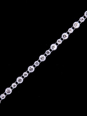 White/Crystal Plastic & Glass White/Crystal Plastic & Glass