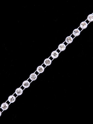 White/Crystal Plastic & Glass White/Crystal Plastic & Glass