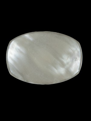 Ivory Iridescent Plastic Button – 40L/25.5mm Ivory Iridescent Plastic Button – 40L/25.5mm