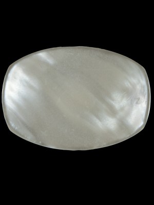 Ivory Iridescent Plastic Button – 44L/28mm Ivory Iridescent Plastic Button – 44L/28mm