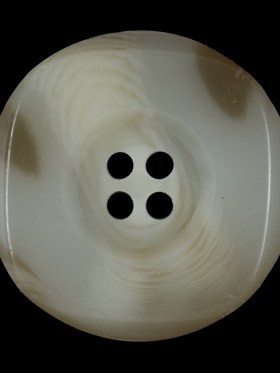 Ivory and Beige Horn Button – 54L/34mm Ivory and Beige Horn Button – 54L/34mm