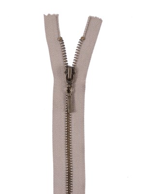 Tan Metal Separating Zipper with Antique Gold Pull and Teeth – 22″ Tan Metal Separating Zipper with Antique Gold Pull and Teeth – 22″