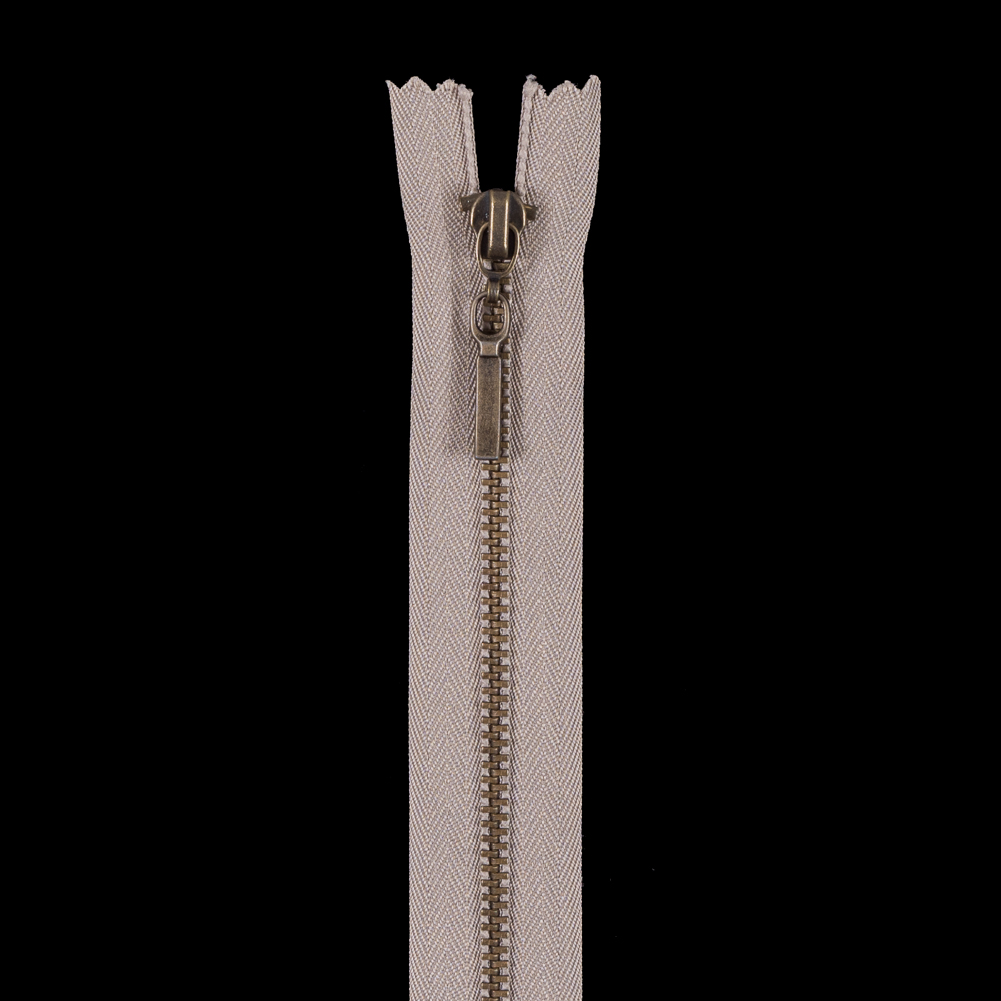 Beige Metal Zipper with Antique Gold Pull and Teeth – 6″ Beige Metal Zipper with Antique Gold Pull and Teeth – 6″
