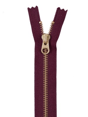Metal Zipper with Gold Pull and Teeth 6″ – Dark Tuscan Red Metal Zipper with Gold Pull and Teeth 6″ – Dark Tuscan Red