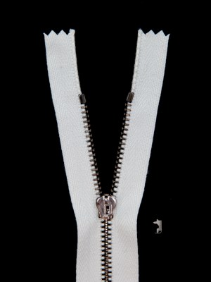 Mood Exclusive Italian White and Gunmetal T3 Closed End Metal Zipper – 9″ Mood Exclusive Italian White and Gunmetal T3 Closed End Metal Zipper – 9″