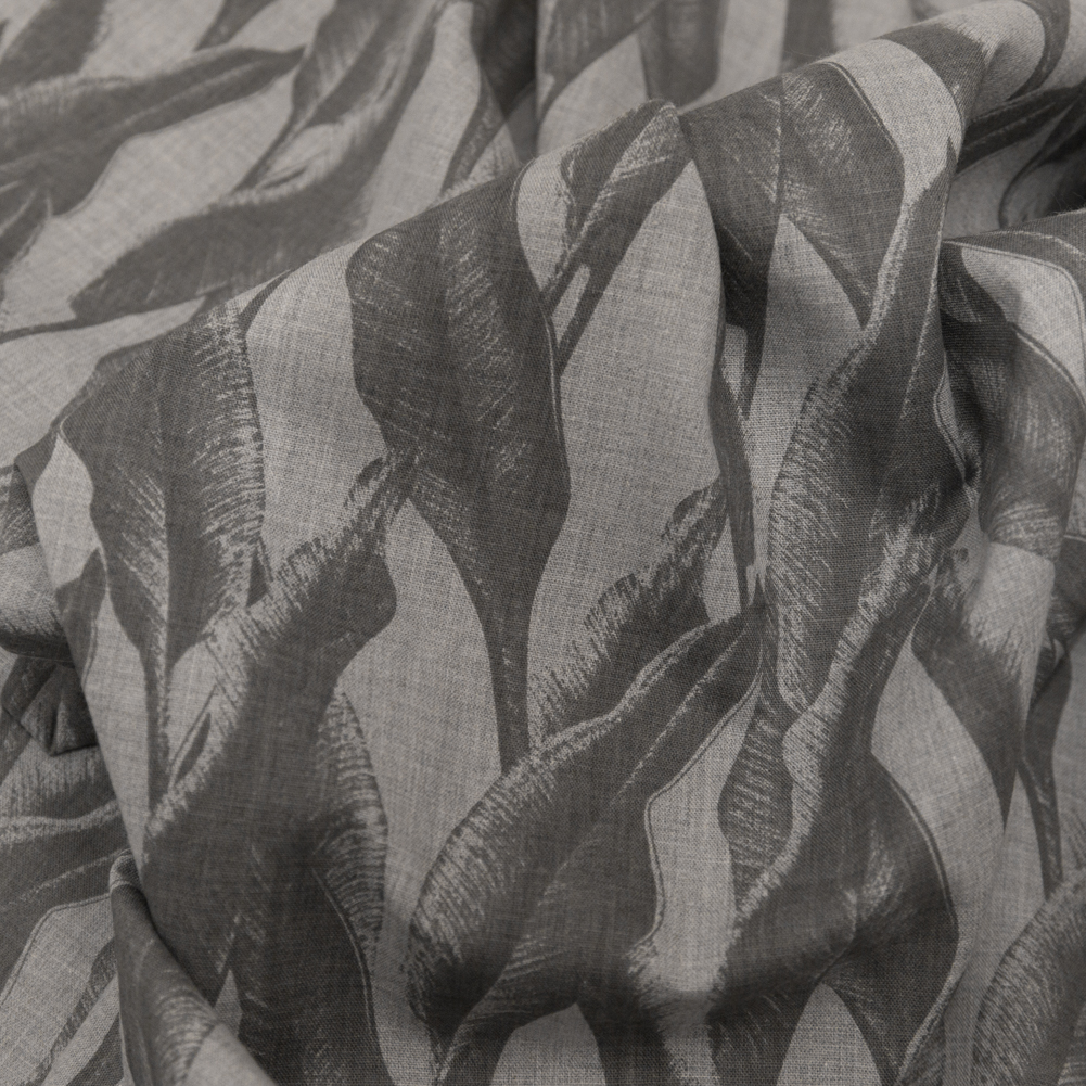 Organic Cotton Shirting – Heathered Vapor and Granite Gray Leaves Organic Cotton Shirting – Heathered Vapor and Granite Gray Leaves